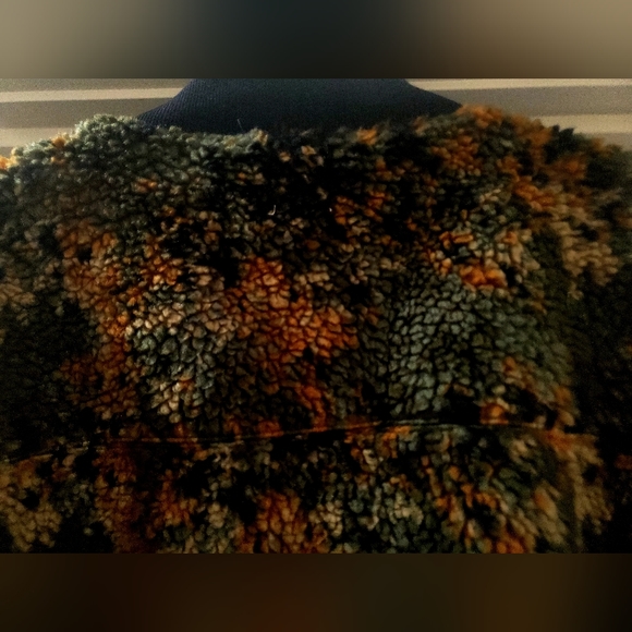 Levi's Camo Quarter Zip Pullover - Picture 4 of 11